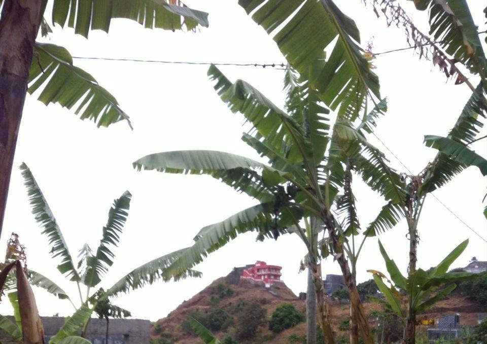 Gira Lua Guest House Igreja Bagian luar foto